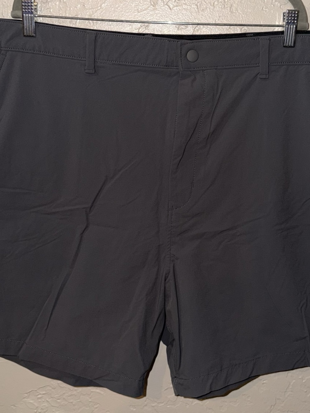 American Eagle Men's Nylon Shorts in Black Size 44 Like New